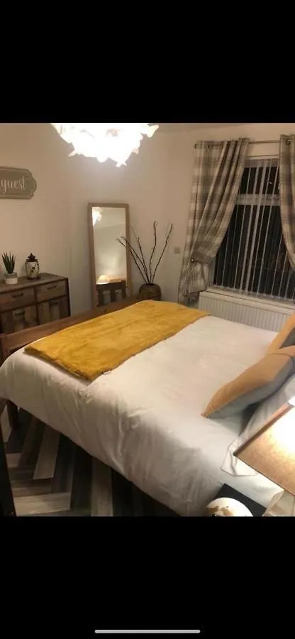 Lovely Ground Floor Apartment With Easy Parking. Belfast