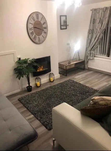 Lovely Ground Floor Apartment With Easy Parking. Belfast 0*,  United Kingdom