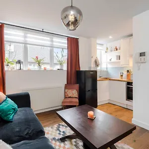 The Nook Tower Bridge Apartment London