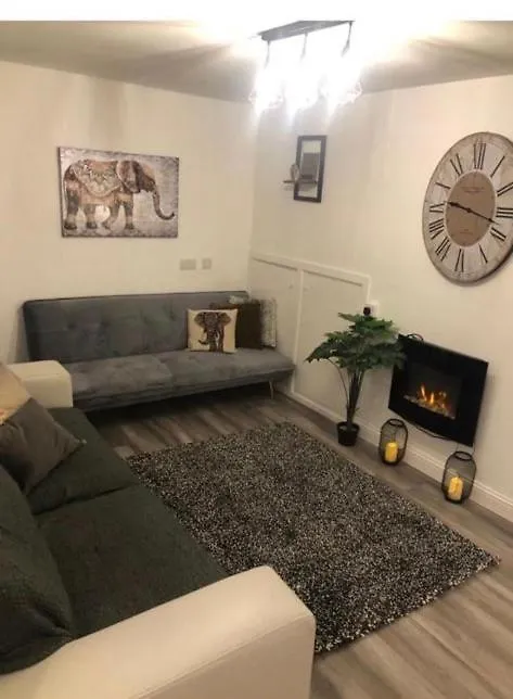 Lovely Ground Floor Apartment With Easy Parking. Belfast United Kingdom